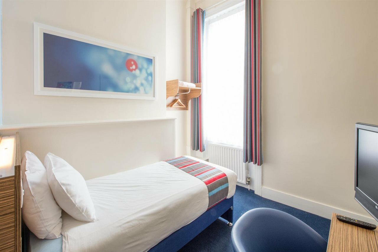 Comfort Hotel Tower Of Londres Extérieur photo